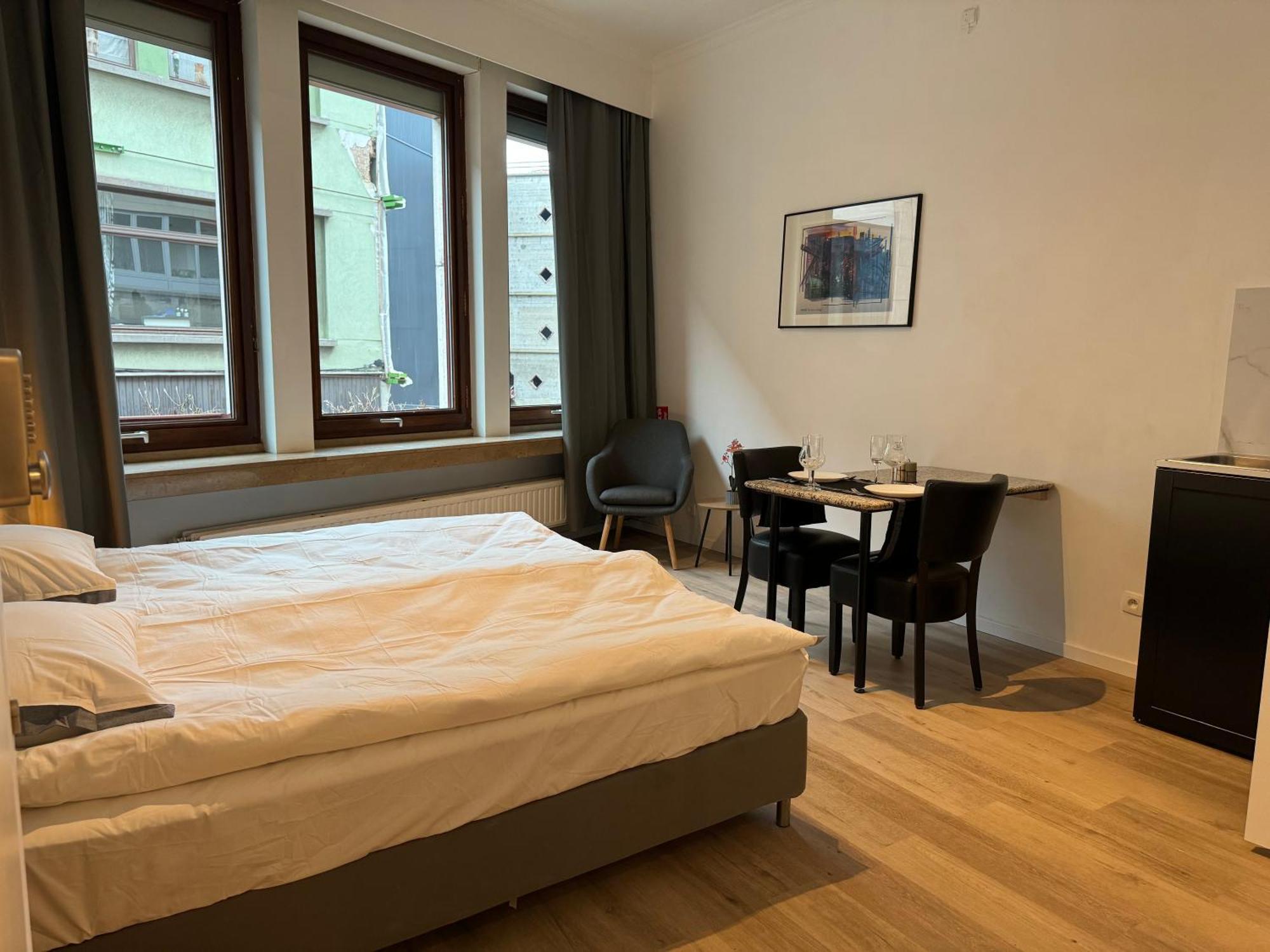 Two Bedroom Loft In The City Center By The Meir アントウェルペン エクステリア 写真